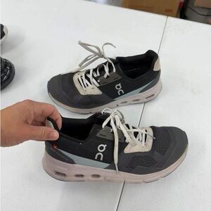 ON Running Gray Sneakers women’s